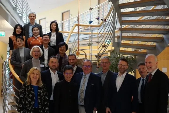 Group photo of the participants on the staircase of Kliniken Essen-Mitte