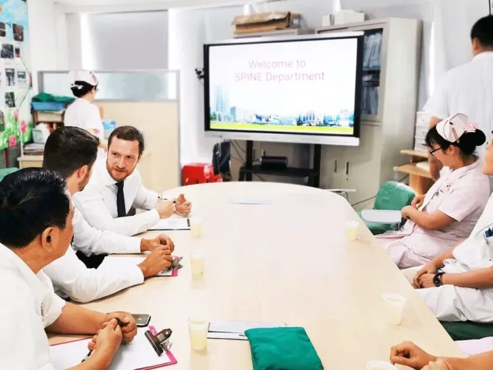 Expert discussion in the spine department of a Chinese hospital